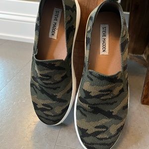 Steve Madden slip on shoe in green camo. Size 8.5 woman